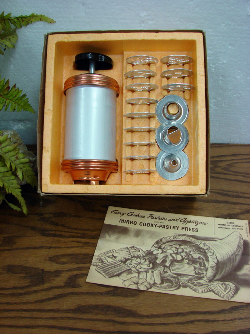 Vintage Like New Mirro Cookie Pastry Press 12 Discs 3 Pastry Tips Original Box, Moose-R-Us.Com Antiques Collectibles Log Cabin Decor