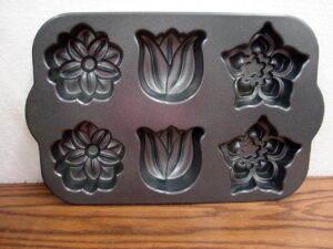Vintage Scandinavian Sandbakelser Sandbakkelse Smorbakkelse-Mazarines Baking Tart Molds, Moose-R-Us.Com Antiques Collectibles Log Cabin Decor