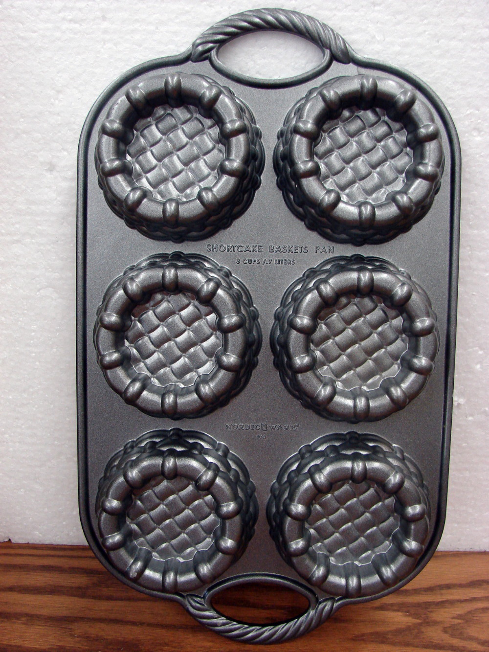 Nordic Ware Heavy Duty Cast Aluminum Shortbread Baskets Cake Pan