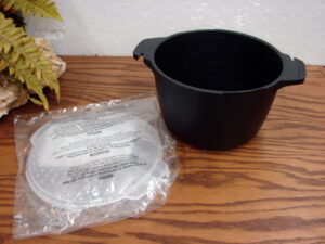 Brand New Pampered Chef 2 Qt Micro Cooker Steamer Strainer #100009