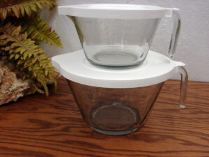 Set/2 Pampered Chef Glass Batter Measuring Bowls w/ New Style Lids 1 & 2 Qt