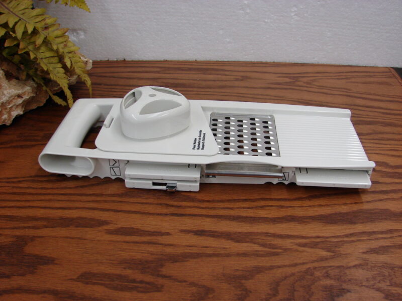 Pampered Chef Mandolin All in One 4 Grate Slice Shred Plates, Moose-R-Us.Com Antiques Collectibles Log Cabin Decor