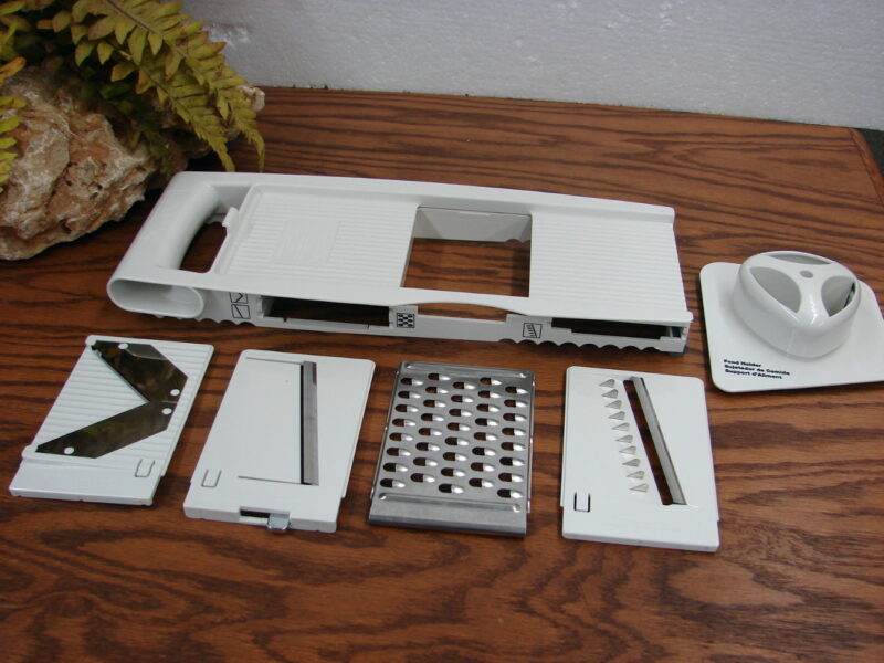 Pampered Chef Mandolin All in One 4 Grate Slice Shred Plates, Moose-R-Us.Com Antiques Collectibles Log Cabin Decor