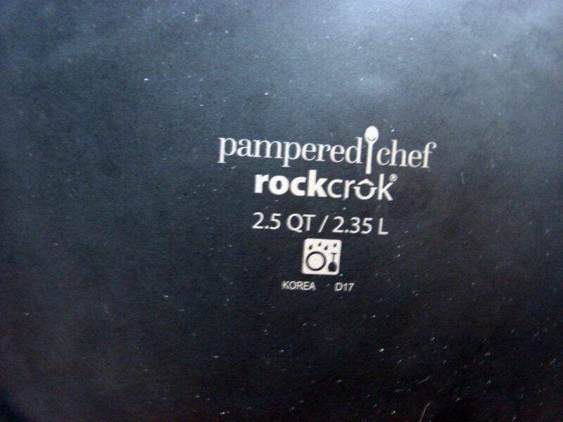 The Pampered Chef Rockcrok 2.5 Qt Crock Everyday Pan w/ Glass Lid, Moose-R-Us.Com Antiques Collectibles Log Cabin Decor