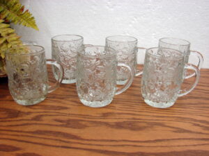 Set/6 Retired Princess House Fantasia Raised Relief Frosted Crystal 4" Mug Poinsettia