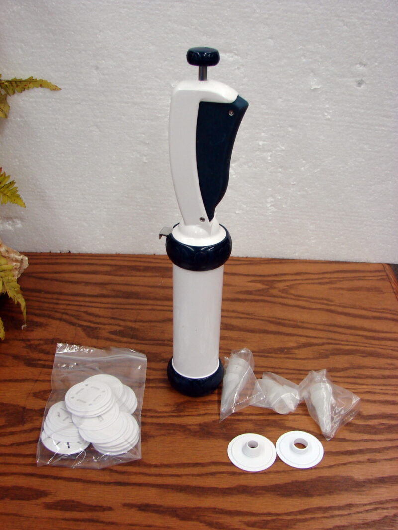 Roshco 27 pc Deluxe Cookie Press Bakers Advantage Complete No Box, Moose-R-Us.Com Antiques Collectibles Log Cabin Decor