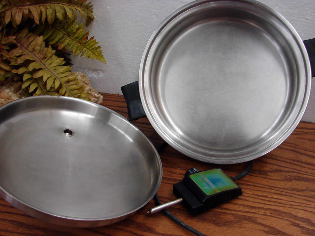 Well Loved Vintage SaladMaster #7817 Oil Core 11" Electric Skillet w/ Vapor Lock Lid Tested Working - Image 2