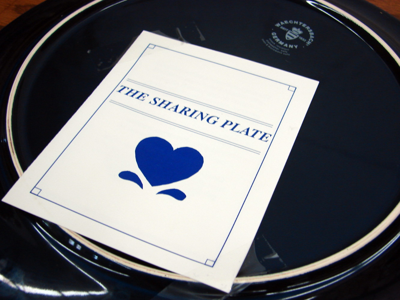 Waechtersbach Sharing Plate Navy Blue Friendship Hearts Bounty Good Cheer - Image 2