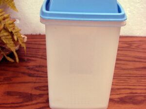 Tupperware Divided Lunch Snack Sandwich Storage Container 813 Set/2, Moose-R-Us.Com Antiques Collectibles Log Cabin Decor
