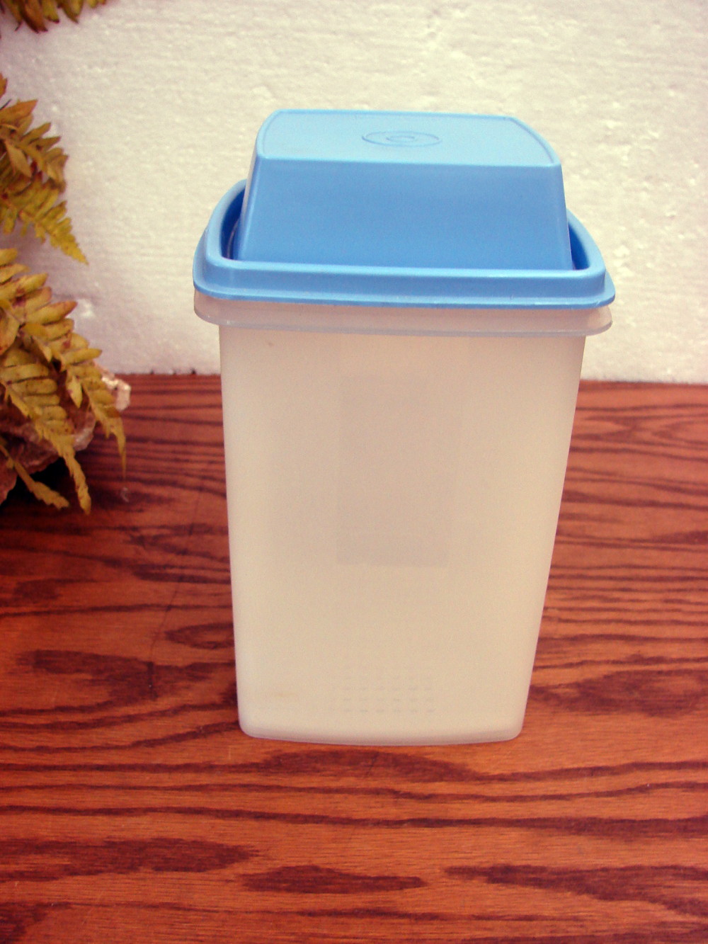 Tupperware Pick a Deli 3 Pc Pickle Keeper Periwinkle Blue #1560