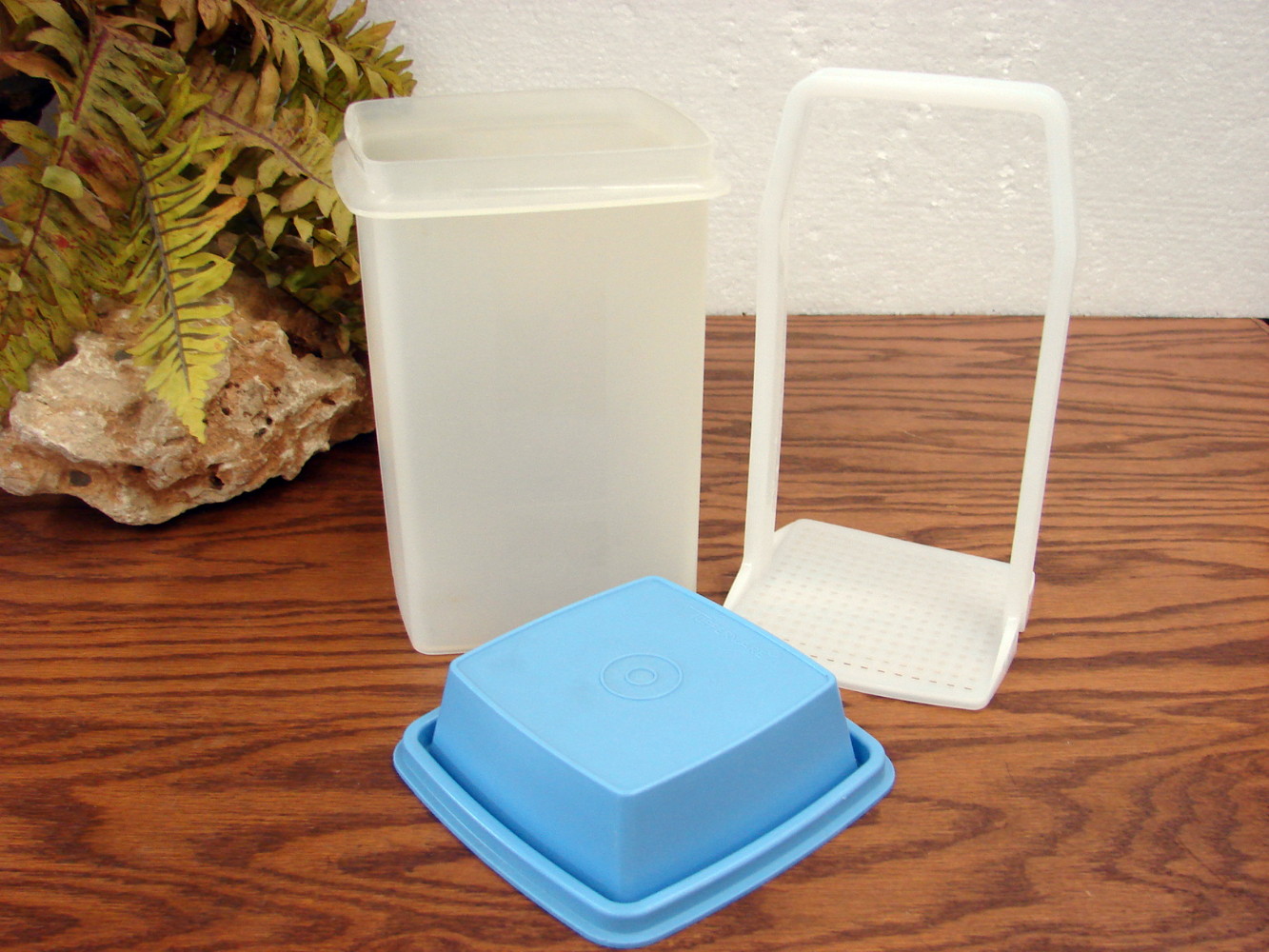 Tupperware Pick a Deli 3 Pc Pickle Keeper Periwinkle Blue #1560 - Image 2