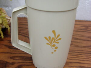 Tupperware Divided Lunch Snack Sandwich Storage Container 813 Set/2, Moose-R-Us.Com Antiques Collectibles Log Cabin Decor