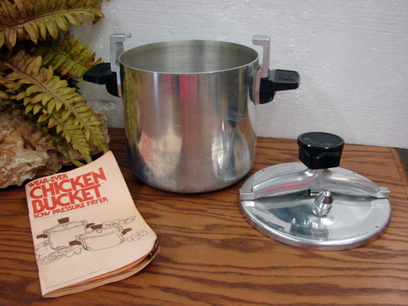 Vintage Wear Ever Chicken Bucket Low Pressure Fryer 6 Quart w/ Recipes, Moose-R-Us.Com Antiques Collectibles Log Cabin Decor