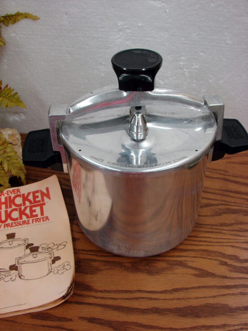 Vintage Wear Ever Chicken Bucket Low Pressure Fryer 6 Quart w/ Recipes, Moose-R-Us.Com Antiques Collectibles Log Cabin Decor