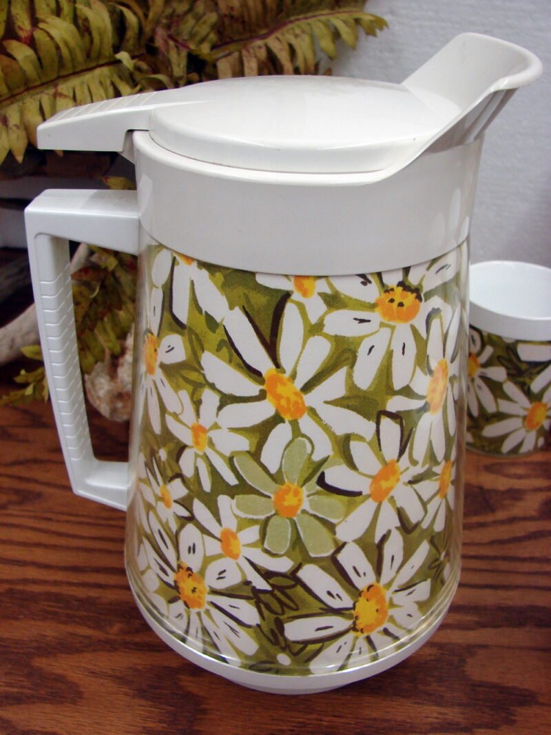 Thermo-Serv West Bend Daisy Insulated Pitcher 6 Mugs Ice Bucket Set, Moose-R-Us.Com Antiques Collectibles Log Cabin Decor