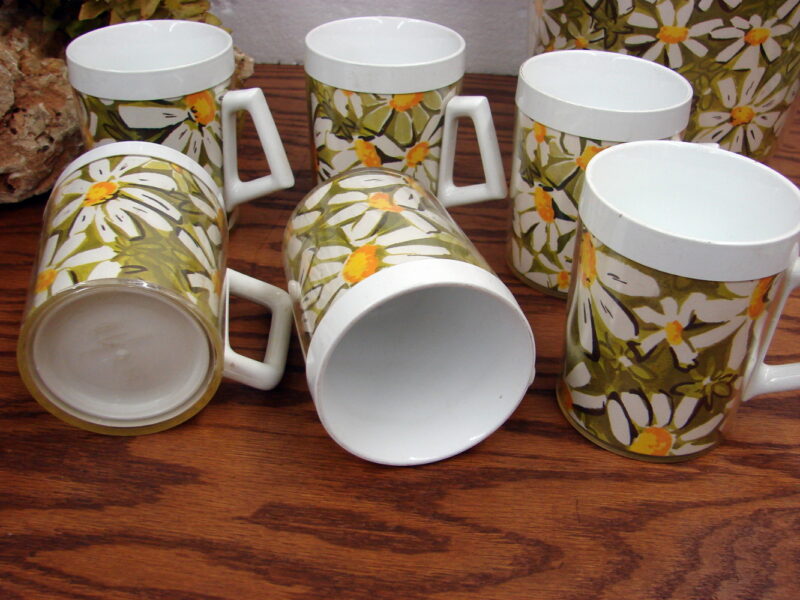 Thermo-Serv West Bend Daisy Insulated Pitcher 6 Mugs Ice Bucket Set, Moose-R-Us.Com Antiques Collectibles Log Cabin Decor