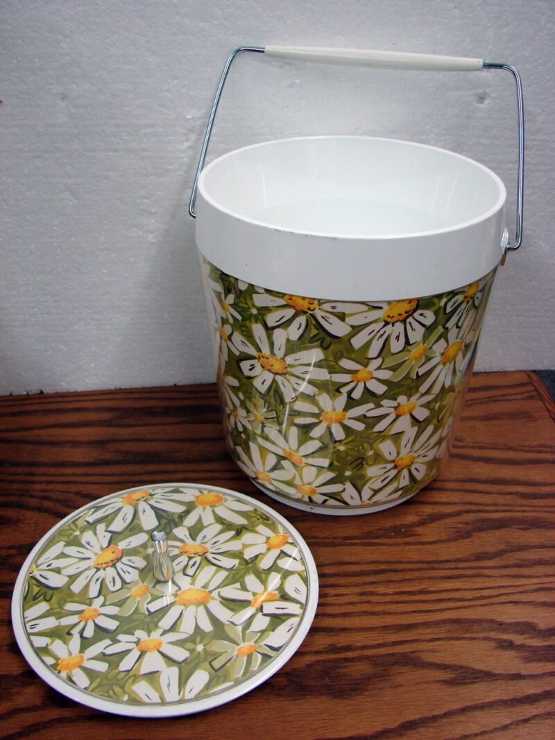 Thermo-Serv West Bend Daisy Insulated Pitcher 6 Mugs Ice Bucket Set, Moose-R-Us.Com Antiques Collectibles Log Cabin Decor