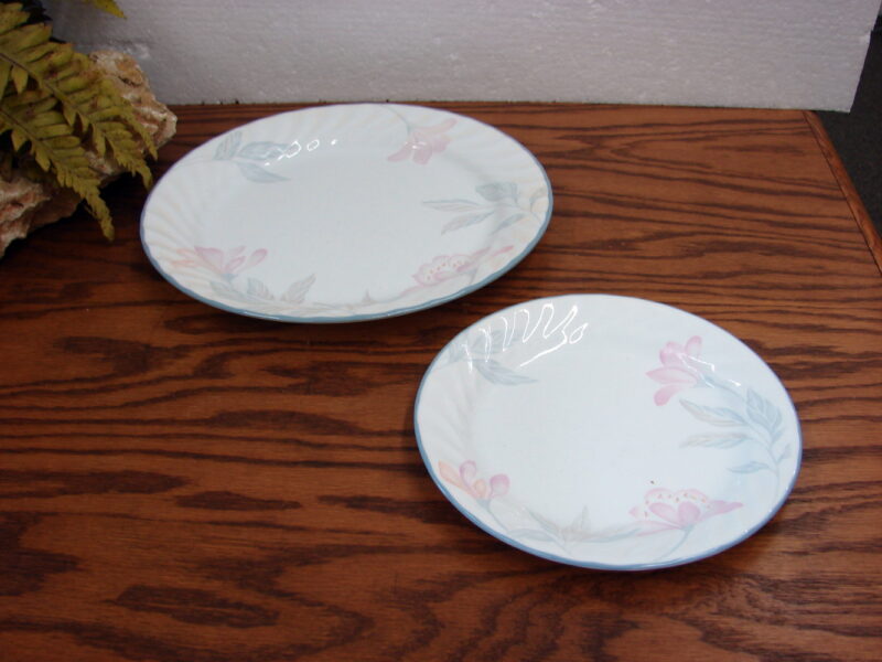 Corning Ware Pink Trio Floral Swirl Corelle Dinnerware 33 Piece, Moose-R-Us.Com Antiques Collectibles Log Cabin Decor