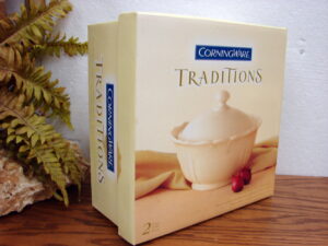 Brand New CorningWare Traditions Stoneware Embossed 2 Qt Covered Casserole Dish