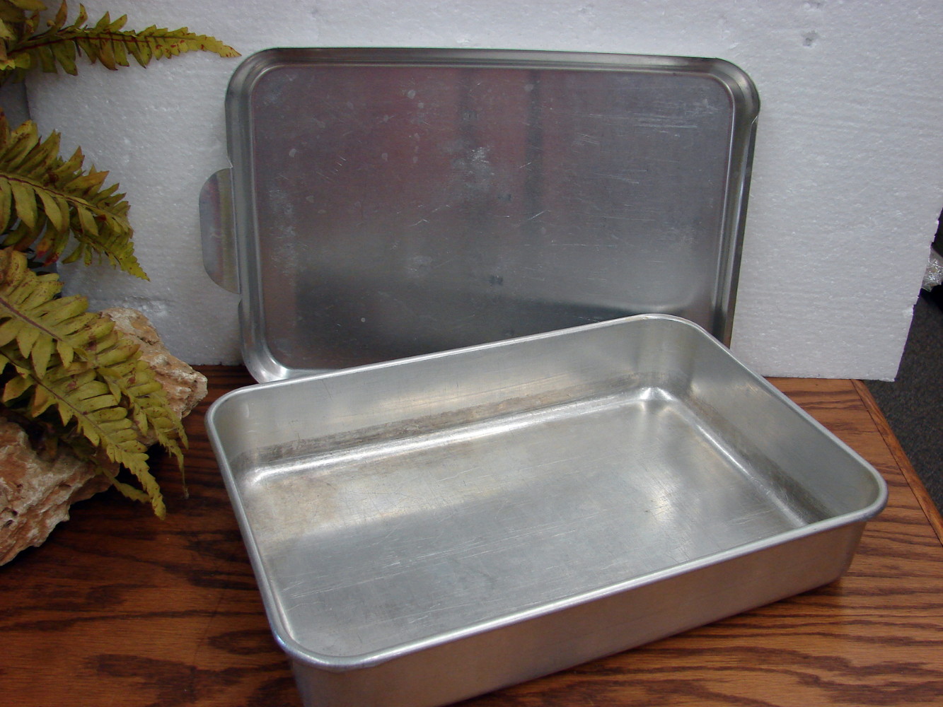 Vintage Foley Aluminum Cake Pan with Snap on Lid 14 x 10 - Image 2