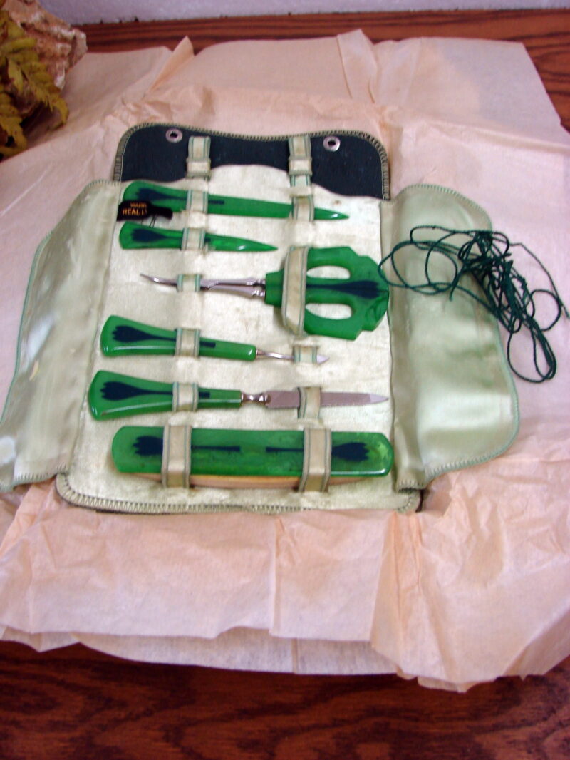Antique Manikit Art Deco Green Swirl Manicure Set Celluloid Bakelite Original Box Never Used, Moose-R-Us.Com Antiques Collectibles Log Cabin Decor