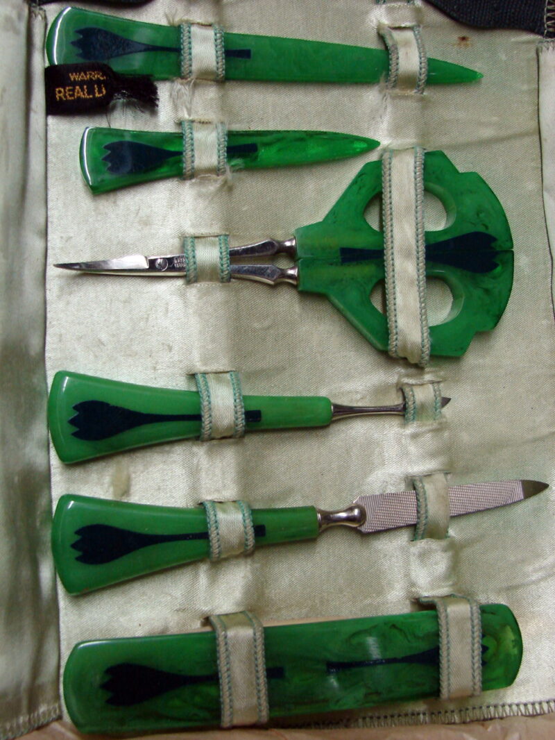 Antique Manikit Art Deco Green Swirl Manicure Set Celluloid Bakelite Original Box Never Used, Moose-R-Us.Com Antiques Collectibles Log Cabin Decor