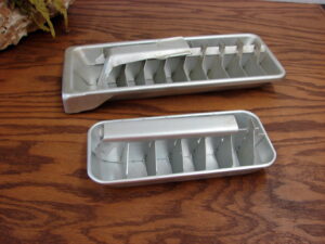 Vintage Frigidaire Quickube Ice Cube Tray Retro Aluminum Ice Cube Tray, Moose-R-Us.Com Antiques Collectibles Log Cabin Decor