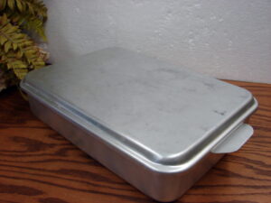 Vintage Mirro Aluminum Snap Lid Cake Pan Baking Lasagna 9 x 13"
