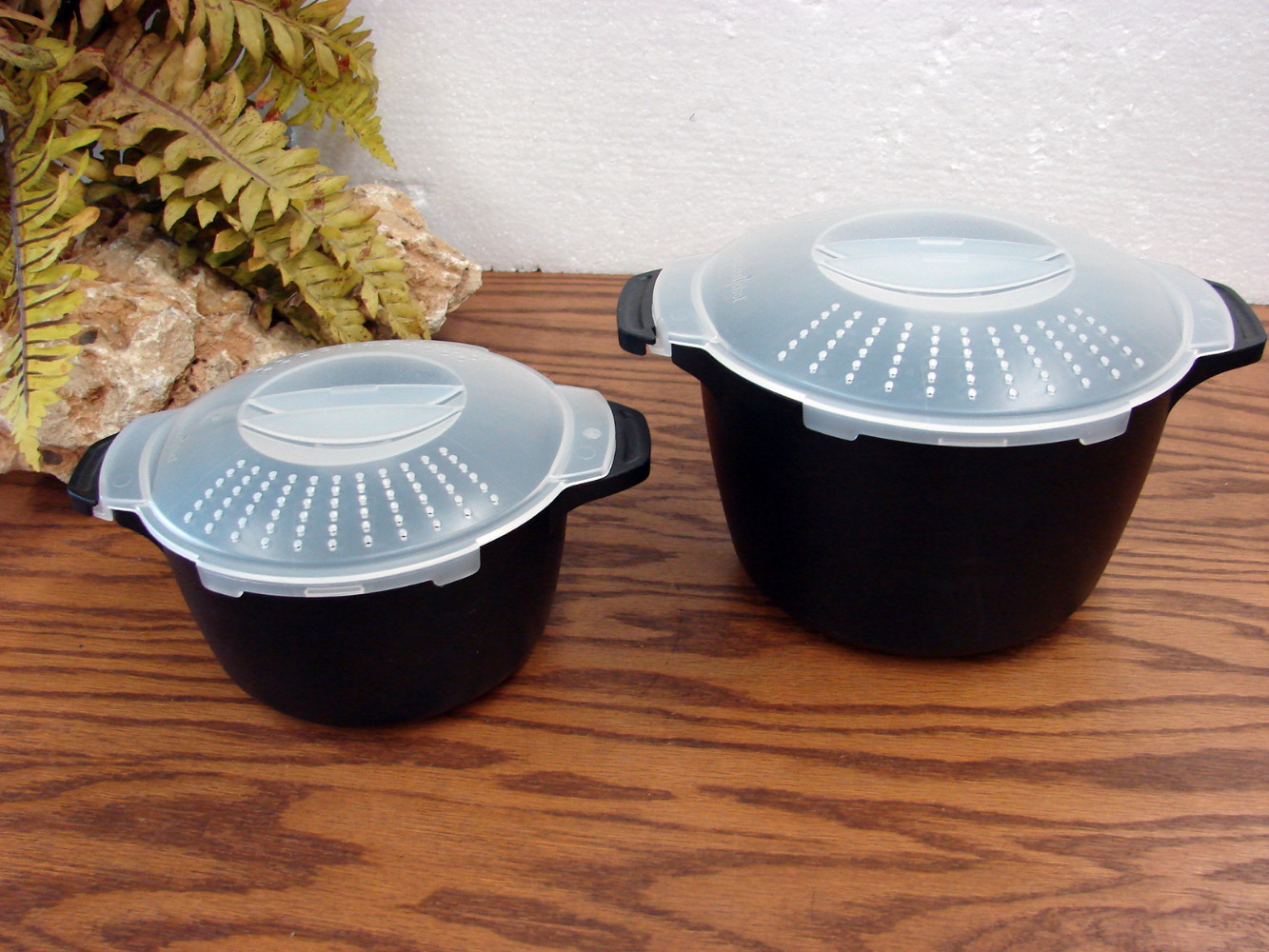 Set/2 Pampered Chef 1 Qt 2 Qt Micro Cooker Steamer Twist Lock Lids