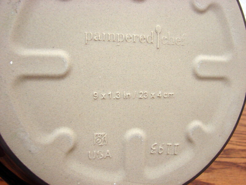 Pampered Chef Stoneware New Traditions Taupe Ruffled Deep Dish Pie Plate 9&#8243;, Moose-R-Us.Com Antiques Collectibles Log Cabin Decor