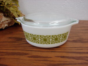 Vintage PYREX Verde Green Autumn Floral #472 Cinderella Round Casserole w/ Lid