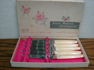 Vintage England Regent Sheffield 5 Pc Bakelite Ivory Steak Knives in Box