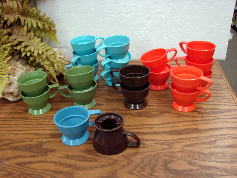Retro Solo Cozy Cups 21 Lifetime Handles Holders for Disposable Cups, Moose-R-Us.Com Antiques Collectibles Log Cabin Decor