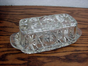 Anchor Hocking Savannah Clear Glass Pitcher Embossed Rose Flower, Moose-R-Us.Com Antiques Collectibles Log Cabin Decor