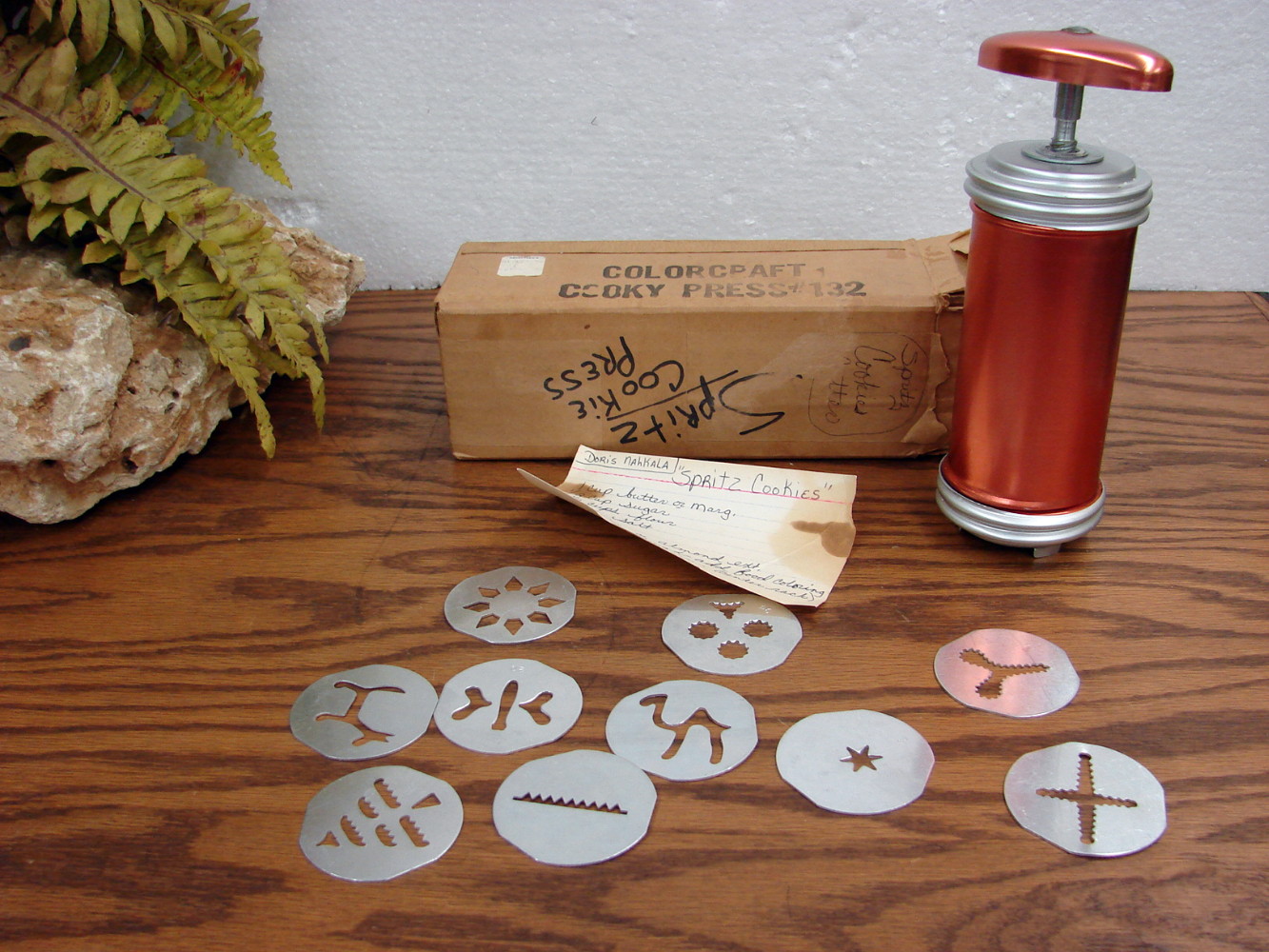 Vintage Color Craft Cookie Cooky Press 10 Discs Recipe Original Box