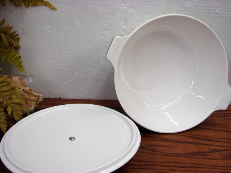 Vintage Corning Ware Avocado Green with White Green Lid P-70 2 1/2 Quart, Moose-R-Us.Com Antiques Collectibles Log Cabin Decor