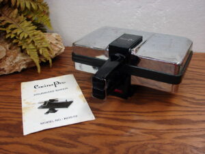 Vintage Scandinavian Sandbakelser Sandbakkelse Smorbakkelse-Mazarines Baking Tart Molds, Moose-R-Us.Com Antiques Collectibles Log Cabin Decor