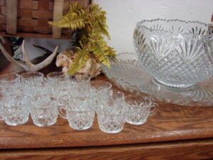 Vintage Gorgeous LE Smith Glass Pineapple Punch Bowl Set 22" Platter 17 Cups
