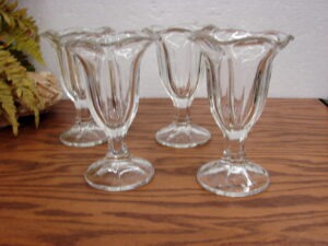Vintage Libbey Arby&#8217;s Christmas Holly Berry Glasses Wine Dessert Bow Stem, Moose-R-Us.Com Antiques Collectibles Log Cabin Decor