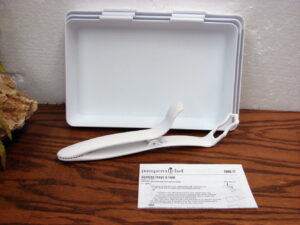Pampered Chef Chillzanne 24 Deviled Egg Keeper Storage 3 Piece, Moose-R-Us.Com Antiques Collectibles Log Cabin Decor
