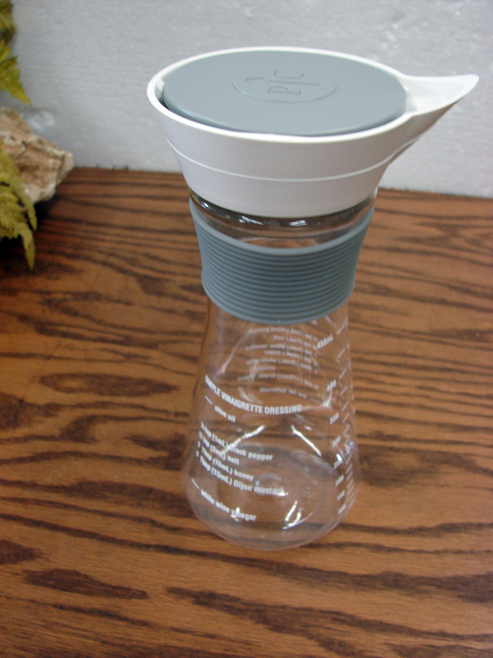 Pampered Chef 16 oz Salad Dressing Measure Mix Pour #100190