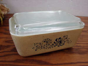 Vintage PYREX Homestead Blue Pattern #502 Refrigerator Dish w/ Lid 1 1/2 pt