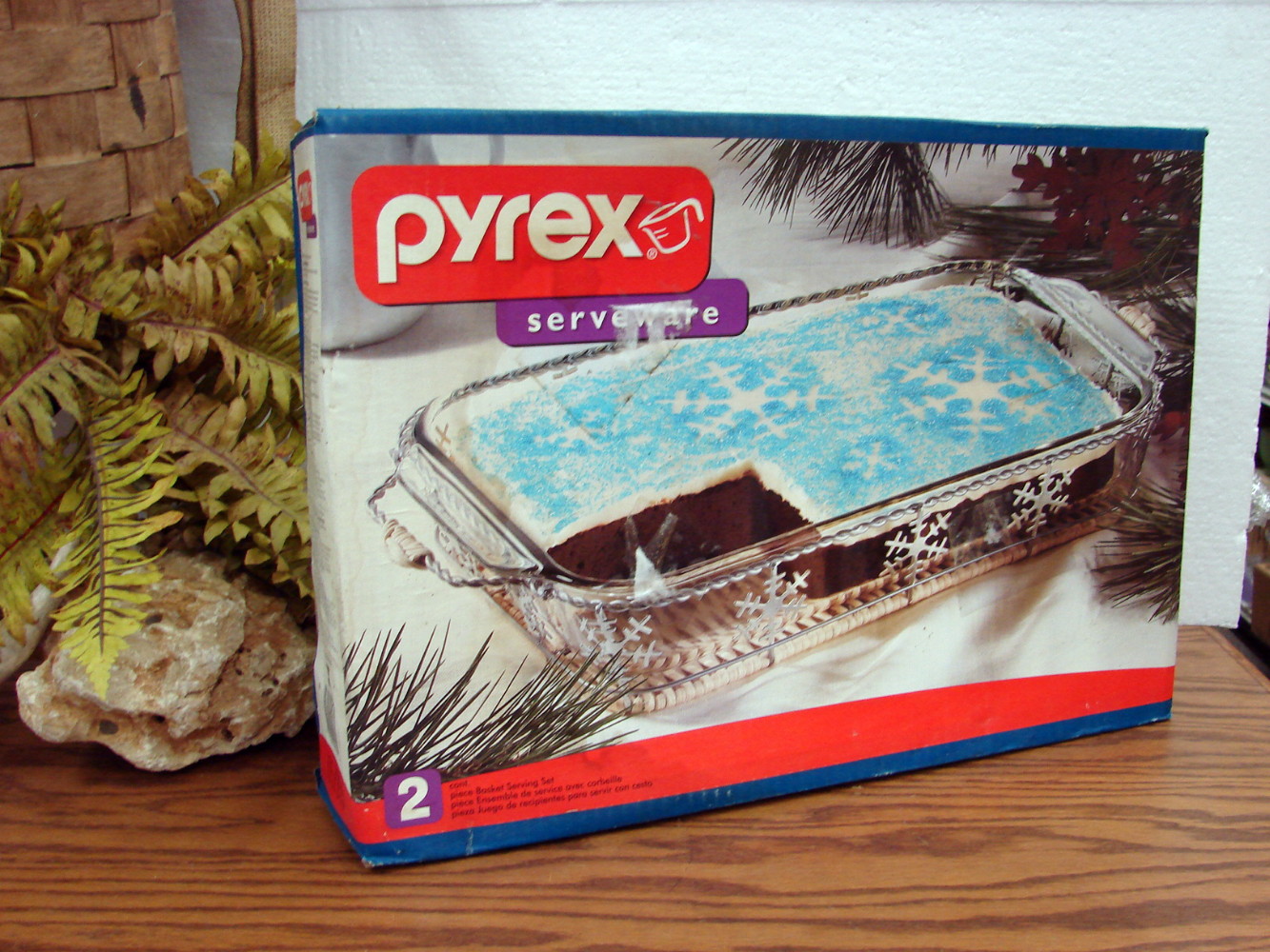 NIB Snowflake pyrex 2 Pc Serveware Set 9 x 13 Baking Dish Pan and Serving Carrier