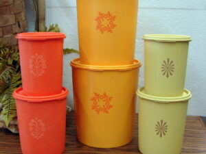 Pampered Chef Tortilla Warmer Tupperware Hard Taco Shell Holders, Moose-R-Us.Com Antiques Collectibles Log Cabin Decor