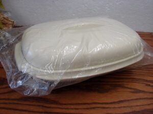 Tupperware Divided Lunch Snack Sandwich Storage Container 813 Set/2, Moose-R-Us.Com Antiques Collectibles Log Cabin Decor