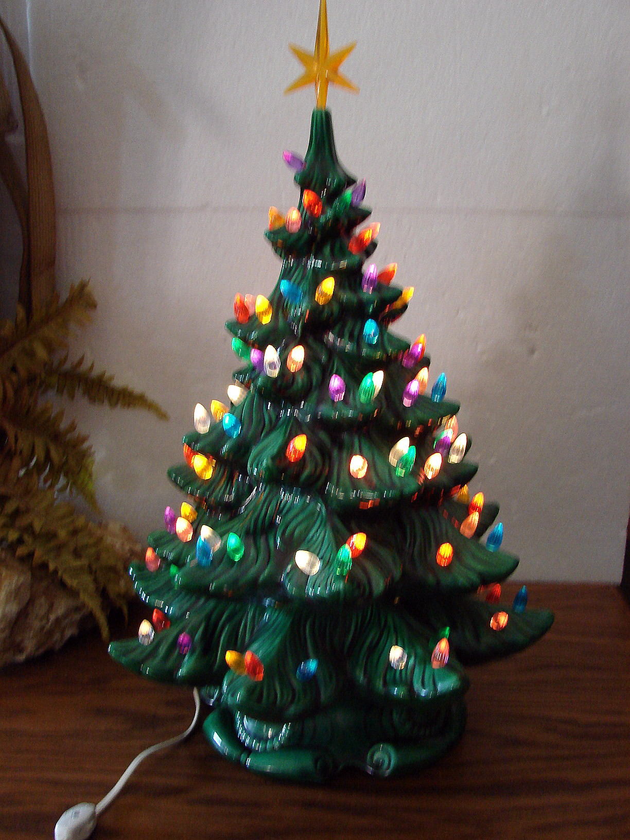 Vintage Ceramic Christmas Tree Light Up Atlantic Mold Multi Color Bulbs w/ Base 18"