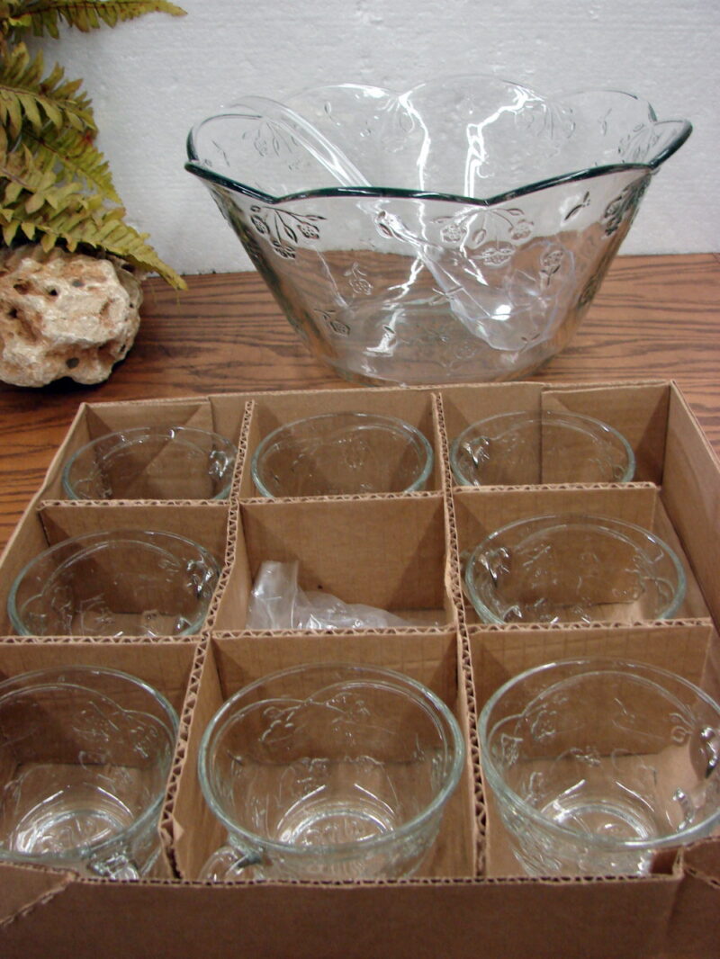Brand New Anchor Hocking Savannah Crystal Punch Bowl 18 pc Set, Moose-R-Us.Com Antiques Collectibles Log Cabin Decor