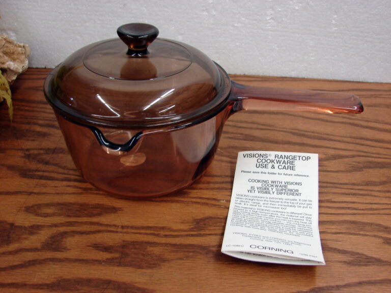 Brand New PYREX Amber Vision 1 Liter Spout Saucepan w/ Lid