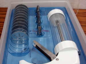 Kuhn Rikon Professional Cookie Press Mold Gun Switzerland Crate&Barrel