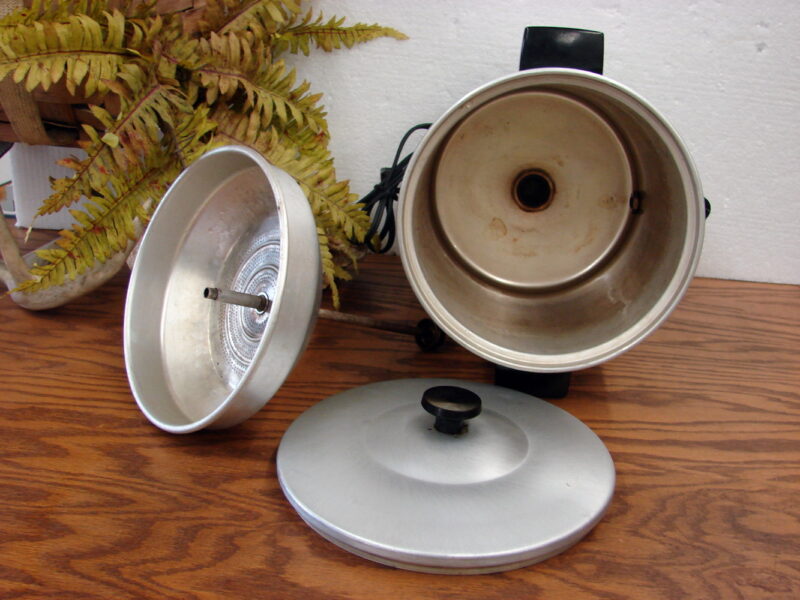 Vintage MCM Le Cafe Spice of Life Coffee Percolator Kmart 30 Cup, Moose-R-Us.Com Antiques Collectibles Log Cabin Decor